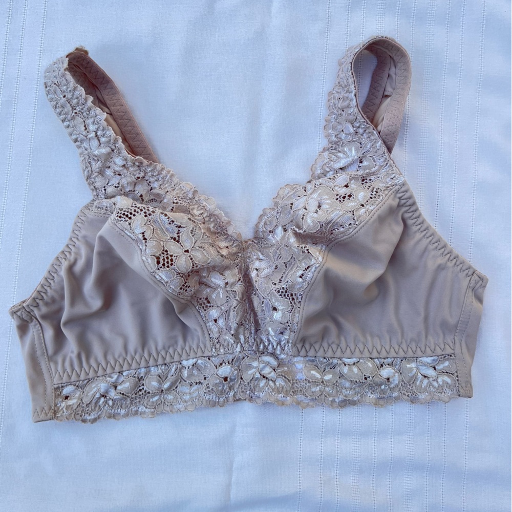 Breezies Soft Support Lace Bra Tan Small 32DD